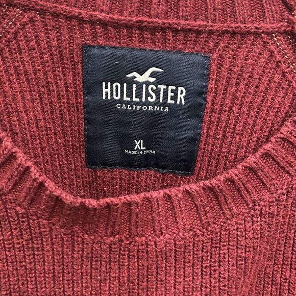 Hollister Sweater. In good condition. - Picture 2 of 3